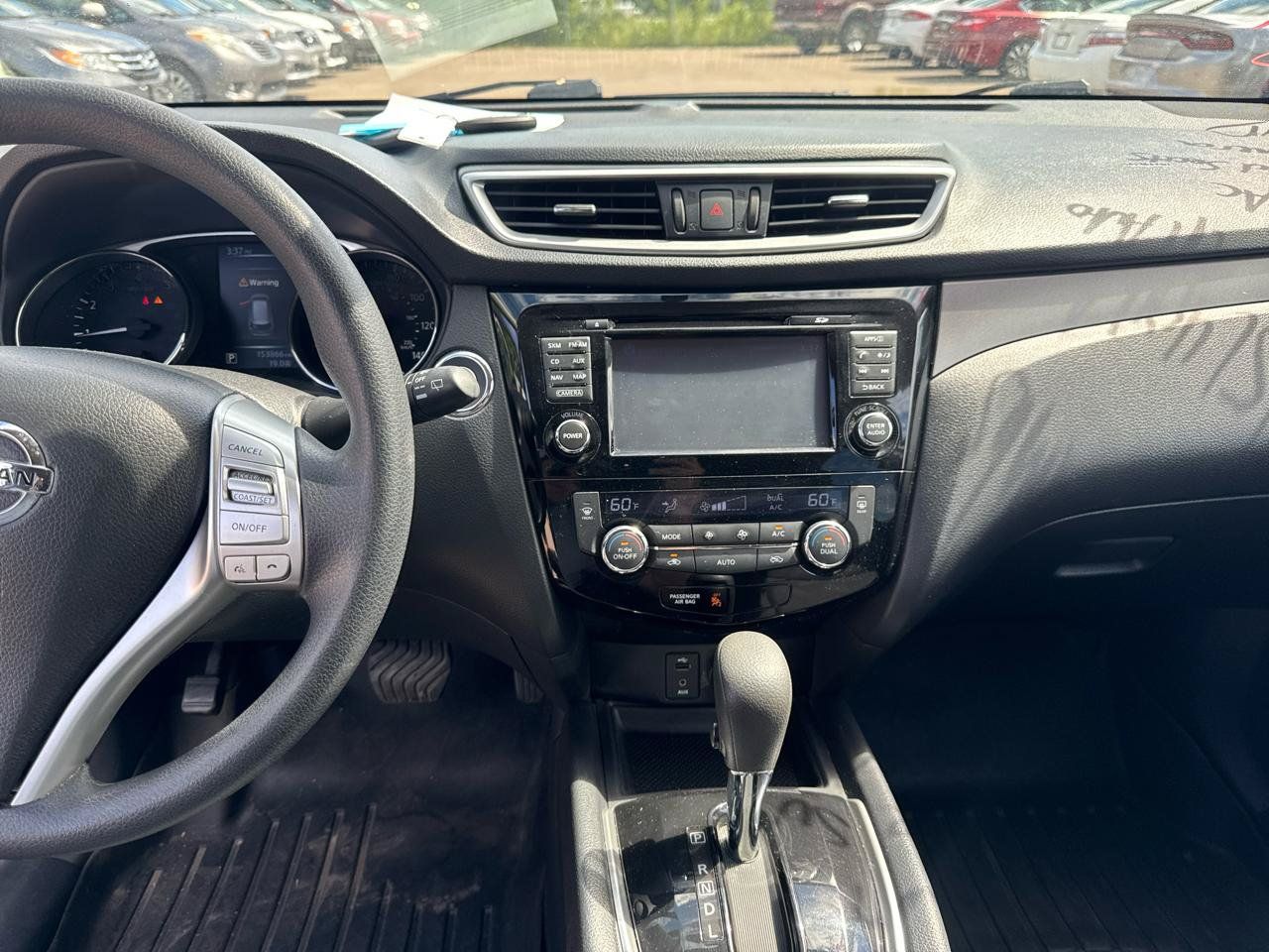 Used 2015 Nissan Rogue SV w/ SV Premium Package AWD/4WD image 10
