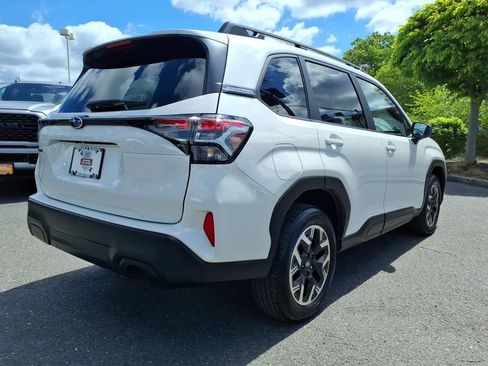 Certified 2025 Subaru Forester Premium AWD/4WD image 19