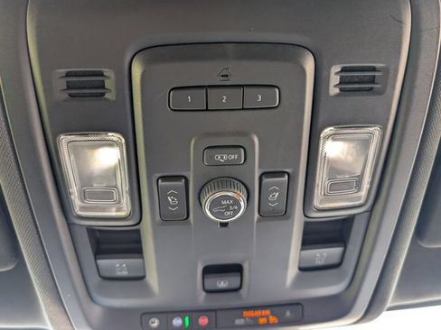 Used 2023 Chevrolet Suburban RST w/ Luxury Package AWD/4WD image 20