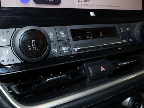 Used 2024 Toyota Grand Highlander AWD image 32