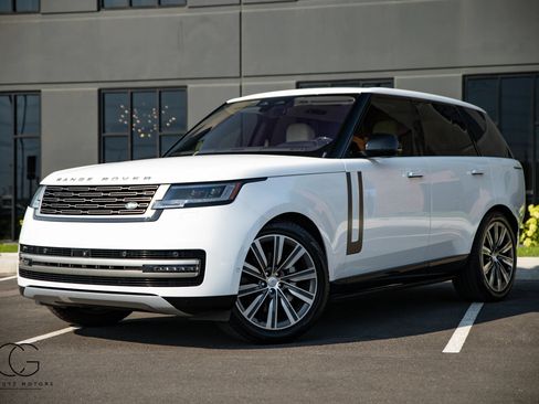 Used 2023 Land Rover Range Rover SE AWD/4WD image 3