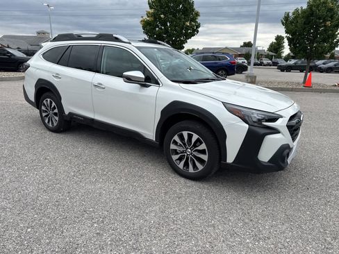 Certified 2025 Subaru Outback Touring AWD/4WD image 7