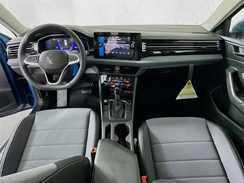 New 2026 Volkswagen Jetta SE image 3