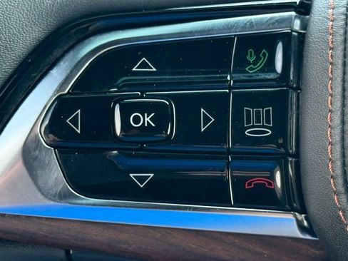 Used 2023 Jeep Grand Cherokee L Summit w/ Luxury Tech Group V AWD/4WD image 17