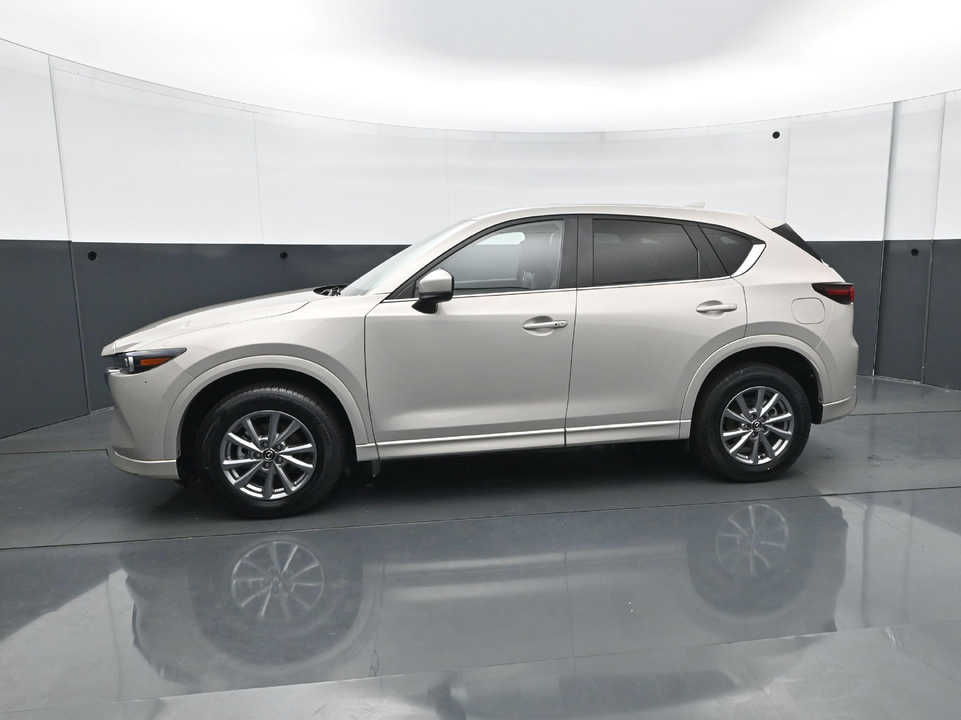 Used 2025 MAZDA CX-5 AWD 2.5 S w/ Preferred Package image 3