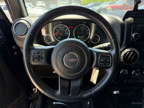 Used 2018 Jeep Wrangler Sport AWD/4WD image 13