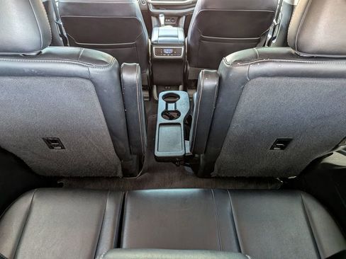 Used 2018 Toyota Highlander SE FWD image 31