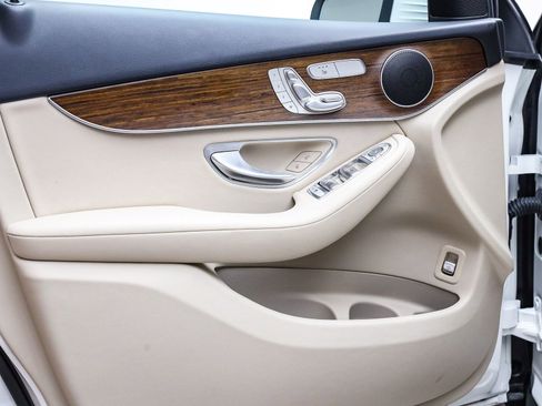 Used 2022 Mercedes-Benz GLC 300 image 20