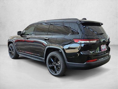 Used 2023 Jeep Grand Cherokee L Laredo AWD/4WD image 8