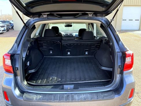 Used 2017 Subaru Outback 2.5i Premium w/ Popular Package #2 image 9