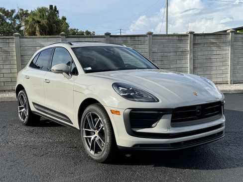 New 2025 Porsche Macan image 8