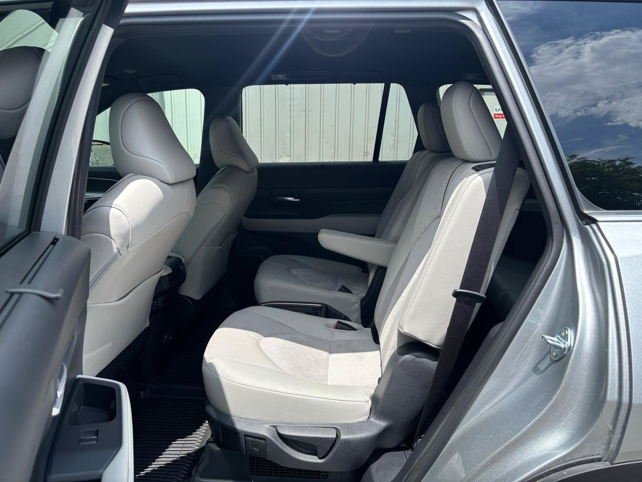 Used 2024 Toyota Grand Highlander AWD Hybrid image 5
