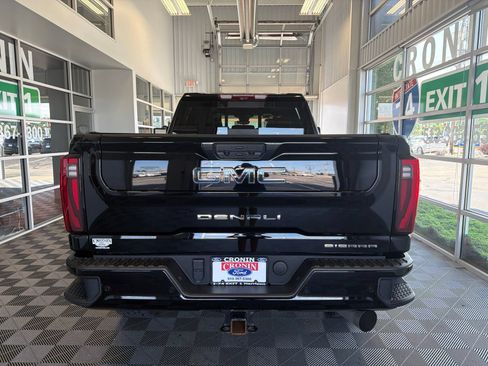 Used 2024 GMC Sierra 2500 Denali Ultimate AWD/4WD image 5