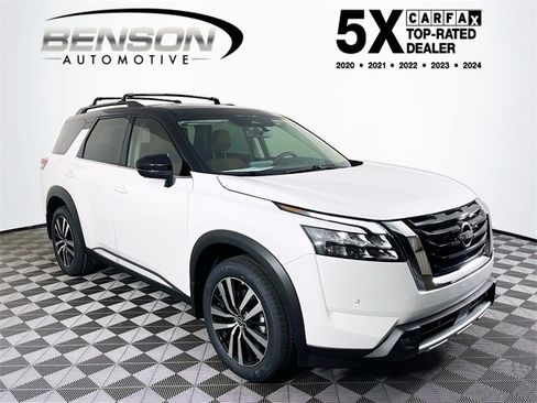 New 2025 Nissan Pathfinder Platinum image 1