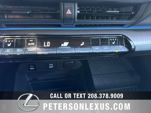 Used 2024 Toyota Prius XLE AWD/4WD image 15