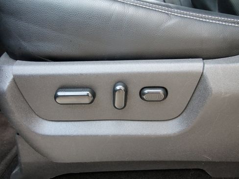 Used 2014 Ford F350 Lariat w/ Lariat Ultimate Package image 25