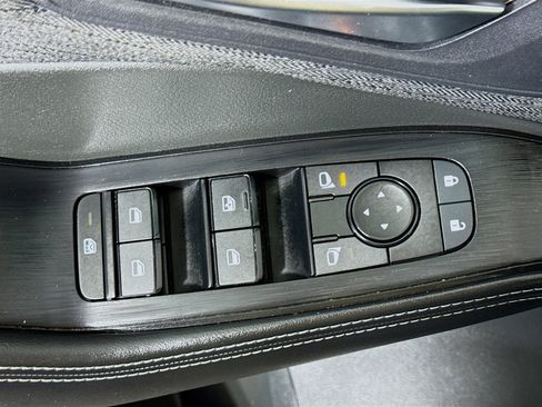 Used 2023 Nissan Rogue SV image 24