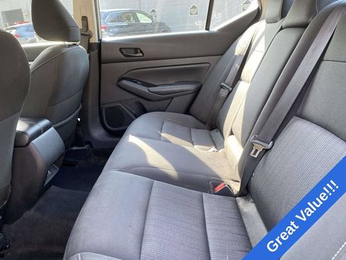 Used 2023 Nissan Altima 2.5 SV FWD image 10