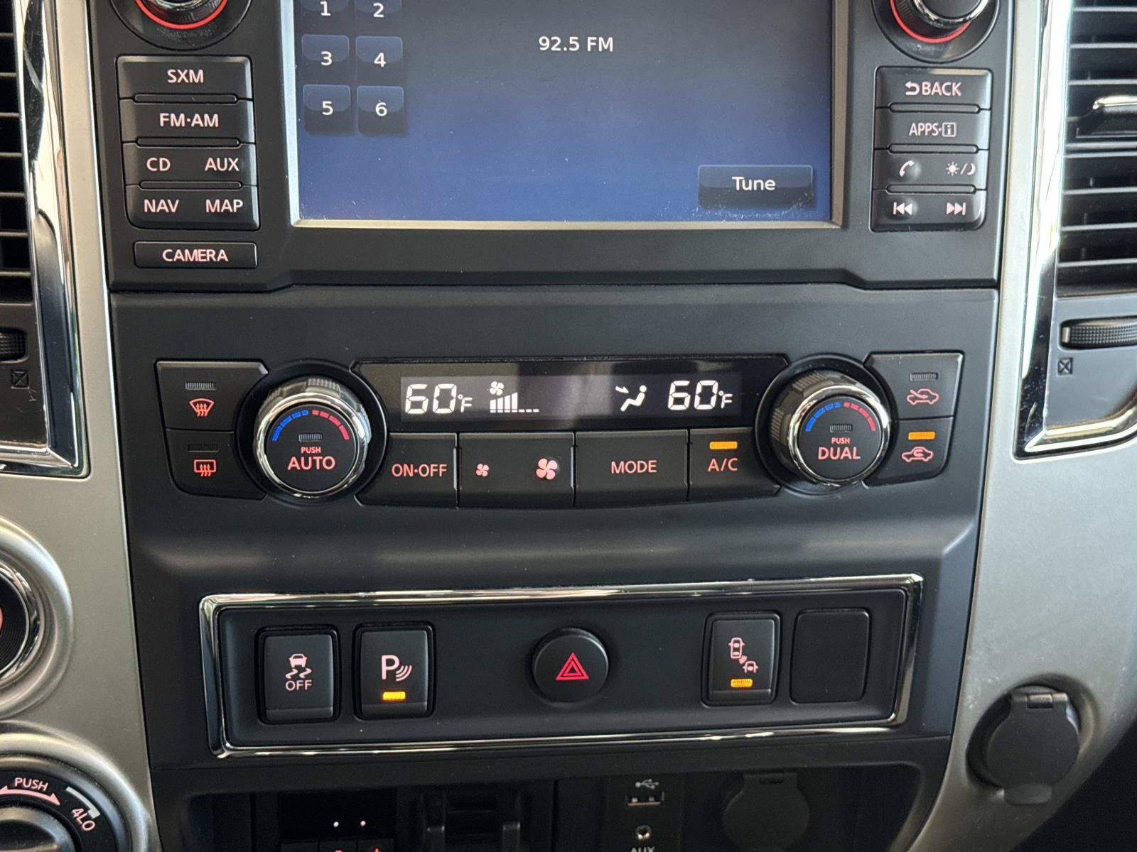 Used 2017 Nissan Titan SV AWD/4WD image 18