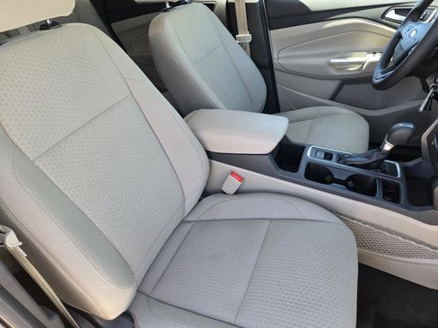 Used 2017 Ford Escape SE image 14