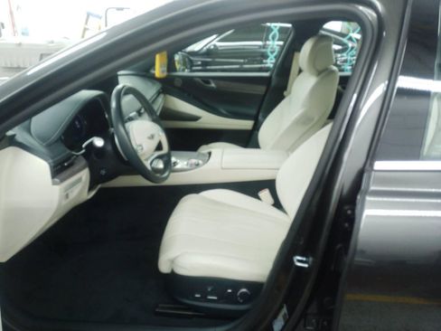 Used 2024 Genesis G80 image 14