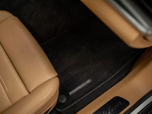 Used 2023 Porsche Panamera image 37