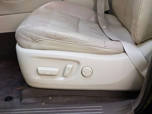 Used 2019 Lexus GX 460 Premium w/ Premium Package image 25