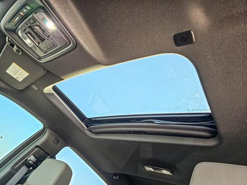 Certified 2025 Chevrolet Silverado 2500 ZR2 w/ Technology Package image 30