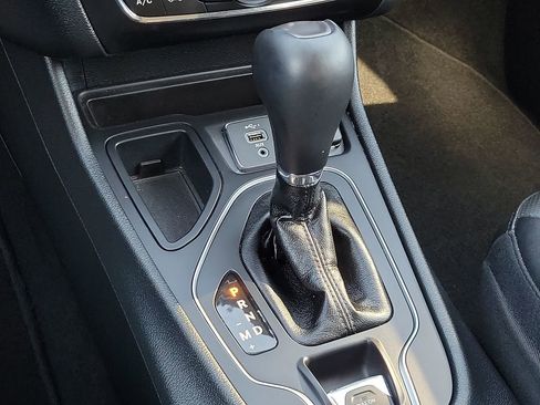 Used 2022 Jeep Cherokee Latitude Lux image 17