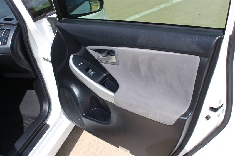 Used 2015 Toyota Prius Three FWD image 14