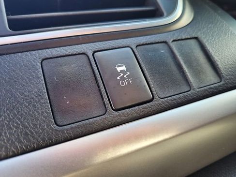 Used 2016 Toyota Camry SE image 17