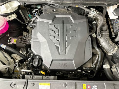 Used 2026 Kia Carnival FWD image 32