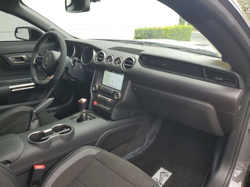 Used 2018 Ford Mustang Shelby GT350 w/ Convenience Package RWD image 15