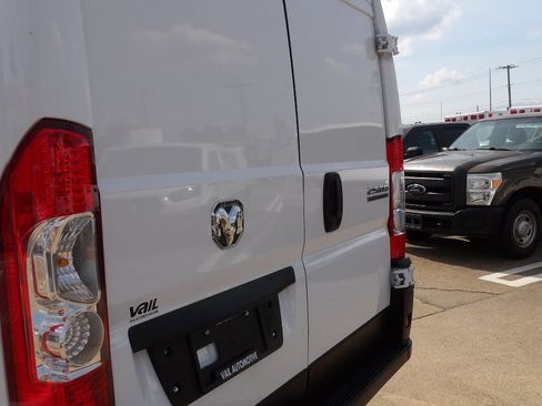 Used 2025 RAM ProMaster 2500 w/ Convenience Group FWD image 10