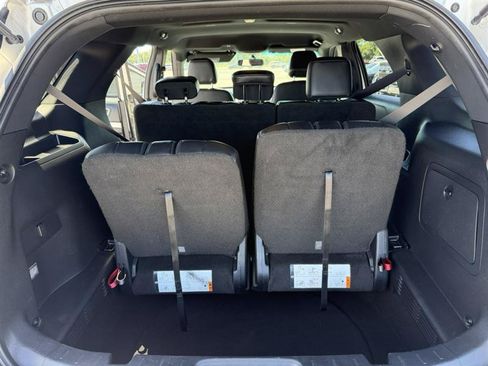 Used 2016 Ford Explorer XLT w/ Equipment Group 202A AWD/4WD image 15
