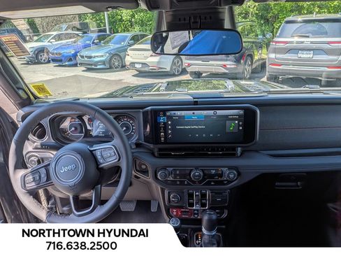 Used 2026 Jeep Wrangler Unlimited Rubicon AWD/4WD image 6