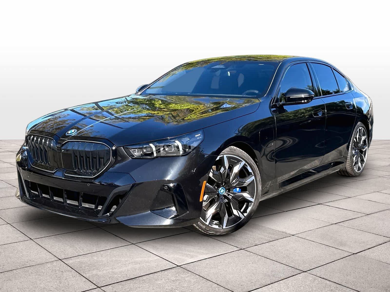 Used 2025 BMW 550e xDrive w/ Premium Package AWD/4WD image 1