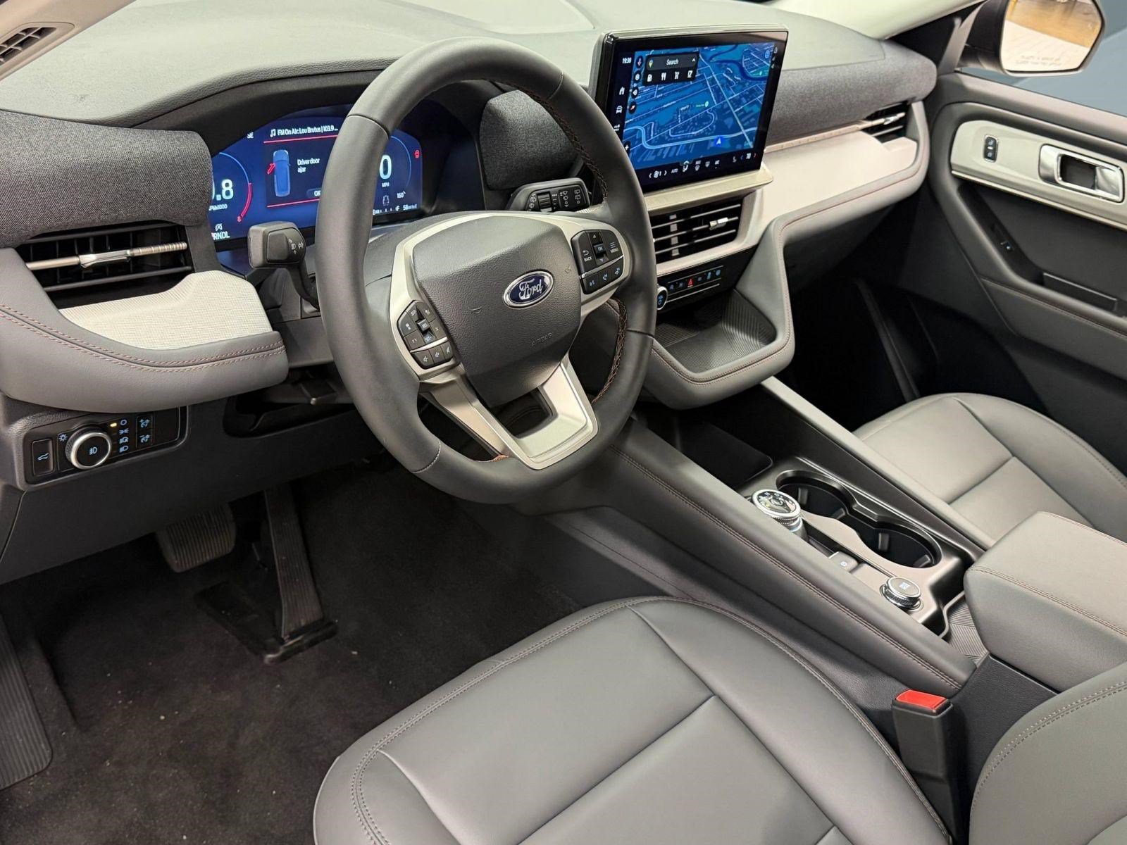 New 2026 Ford Explorer Active w/ Active Comfort Package AWD/4WD image 3
