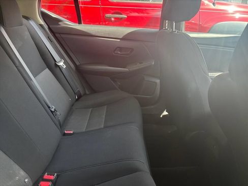 Used 2024 Nissan Sentra SV FWD image 11