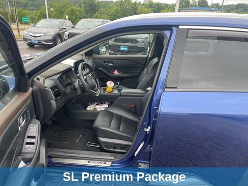 Used 2023 Nissan Rogue SL w/ SL Premium Package FWD image 9