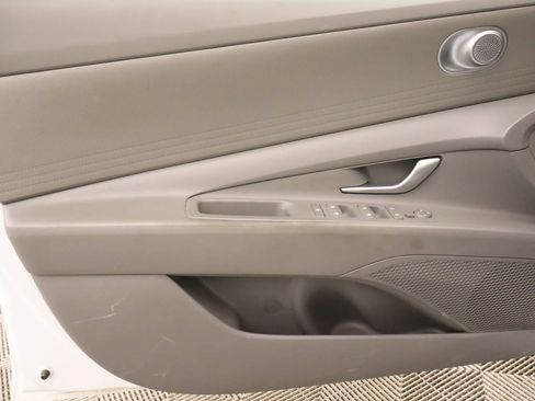 Used 2024 Hyundai Elantra SEL FWD image 17