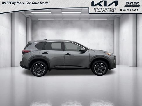 Used 2025 Nissan Rogue SV AWD/4WD image 17