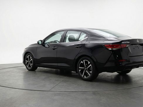 Used 2025 Nissan Sentra SV image 6