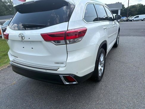 Used 2018 Toyota Highlander Limited FWD image 8