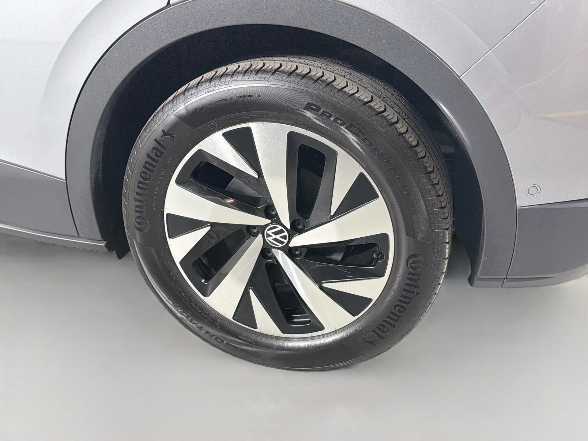 Certified 2025 Volkswagen ID.4 Pro RWD image 30