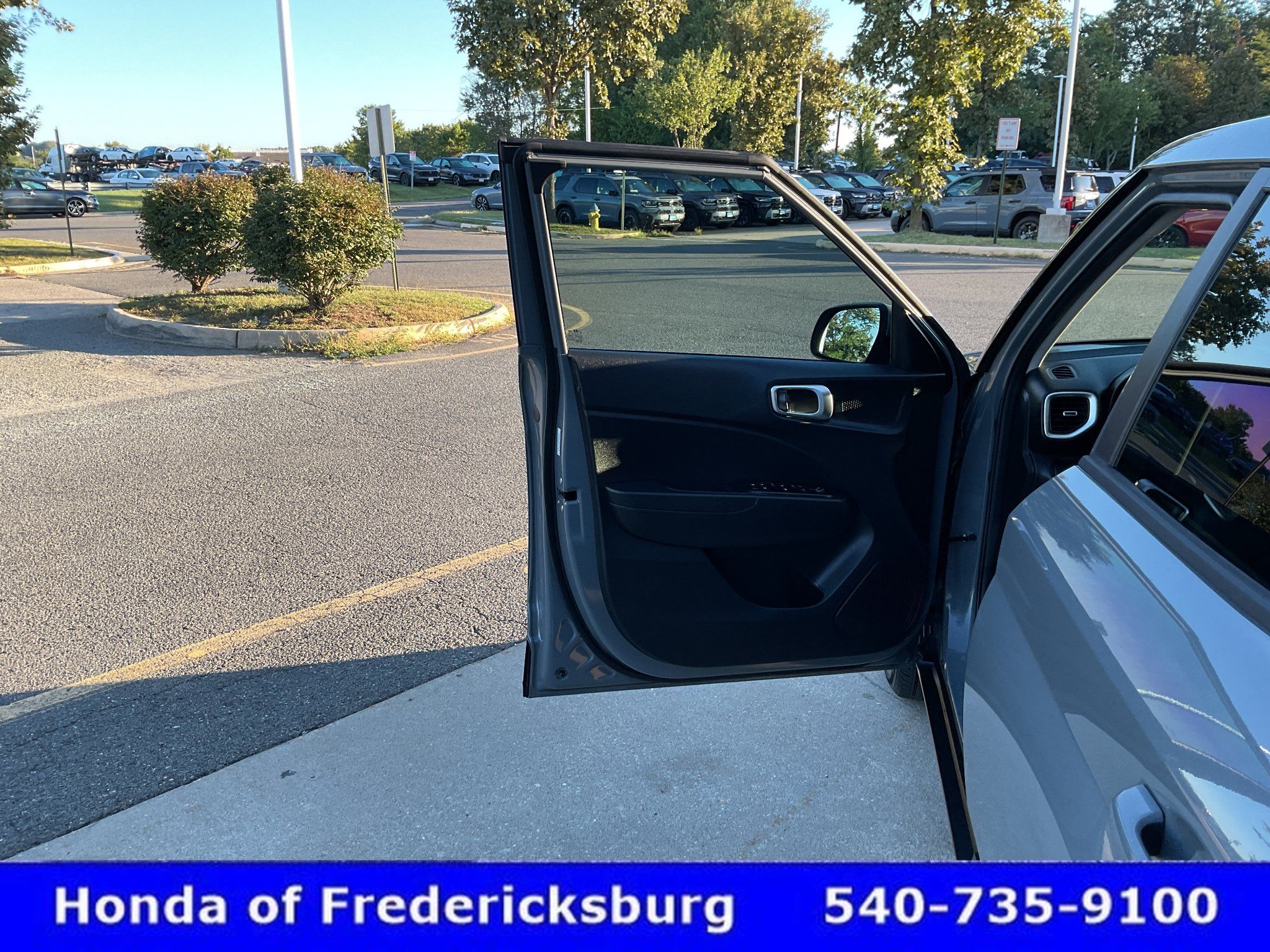 Used 2023 Hyundai Venue SE FWD image 15