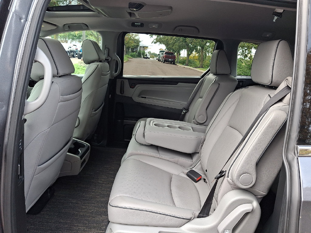 Used 2024 Honda Odyssey Elite image 11