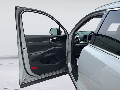 Certified 2025 Kia Sorento EX image 20