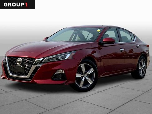 Used 2020 Nissan Altima 2.5 SV image 1