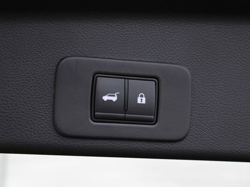 Certified 2025 Nissan Murano SV image 13